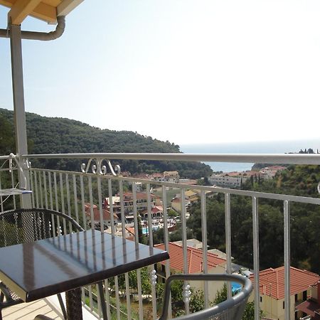 Petrino Apartments Parga Exterior foto